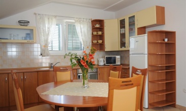 Kuća Darko, Apartman 4+2, Betina