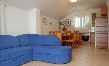 Kuća Darko, Apartman 4+2, Betina