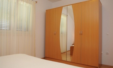 Kuća Darko, Apartman 4+2, Betina