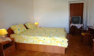 Kuća Doris, Apartman 2+2 a, Jezera