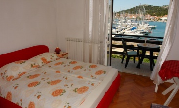 Kuća Doris, Apartman 2+1 b, Jezera
