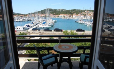 Kuća Doris, Apartman 2+1 b, Jezera