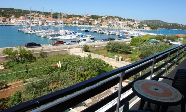 Kuća Doris, Apartman 2+1 b, Jezera