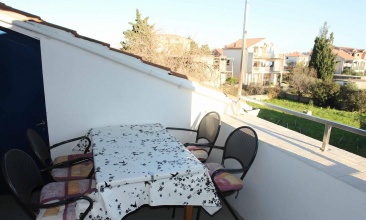 Kuća Nedjeljko, Apartman 4+1 a, Betina