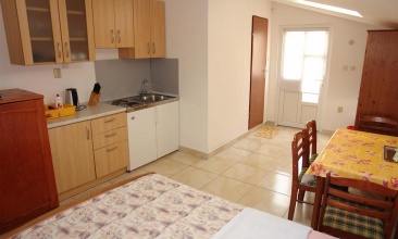 Kuća Željko, Studio 2, Murter