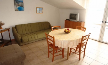 Kuća Marko, Apartman 2+1 b, Tisno