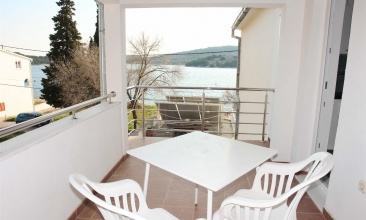 Kuća Marko, Apartman 2+1 c, Tisno