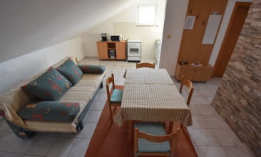 Kuća Kopriva, Apartman 2+1 b, Murter