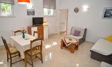 Kuća Divna, Apartman 2+2 c, Betina