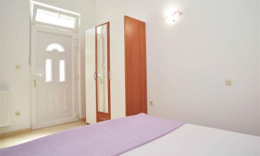 Kuća Divna, Apartman 2+2 c, Betina
