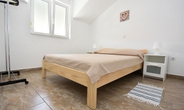 Vila Bonino, Apartman 2+2 e, Murter