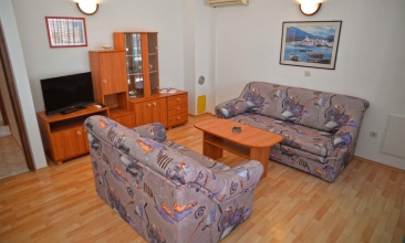 Kuća Divna, Apartman 2+3 a, Betina