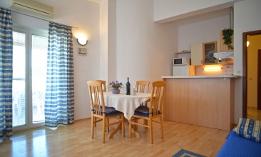 Kuća Divna, Apartman 2+2 b, Betina