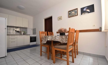 Kuća Tomo, Apartman 4+1, Betina