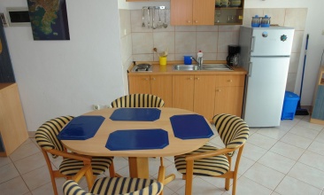 Kuća Jurica, Apartman 4+2 a, Murter