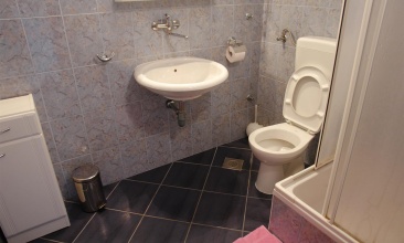 Kuća Karlita, Apartman 2+1 a, Tisno