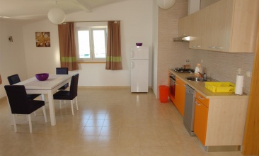 Kuća Karmela, Apartman 4+1 b, Tisno