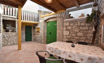 Kuća Klaudio, Kuća za odmor 6+1, Murter