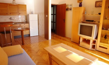 Kuća Ksenija, Apartman 2+2 , Tisno