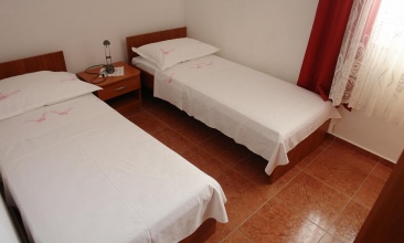 Kuća Ljubica, Apartman 4+1, Tisno