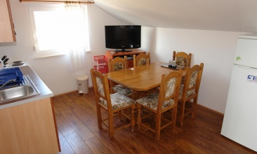 Kuća Željko, Apartman 4+2 b, Murter