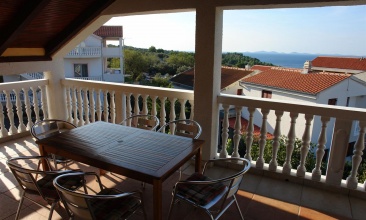 Kuća Željko, Apartman 4+2 b, Murter