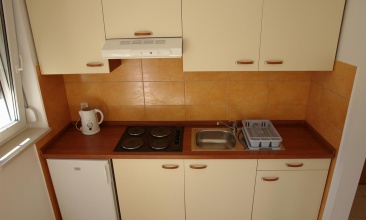 Kuća Zlatko, Apartman 2+1 b, Betina