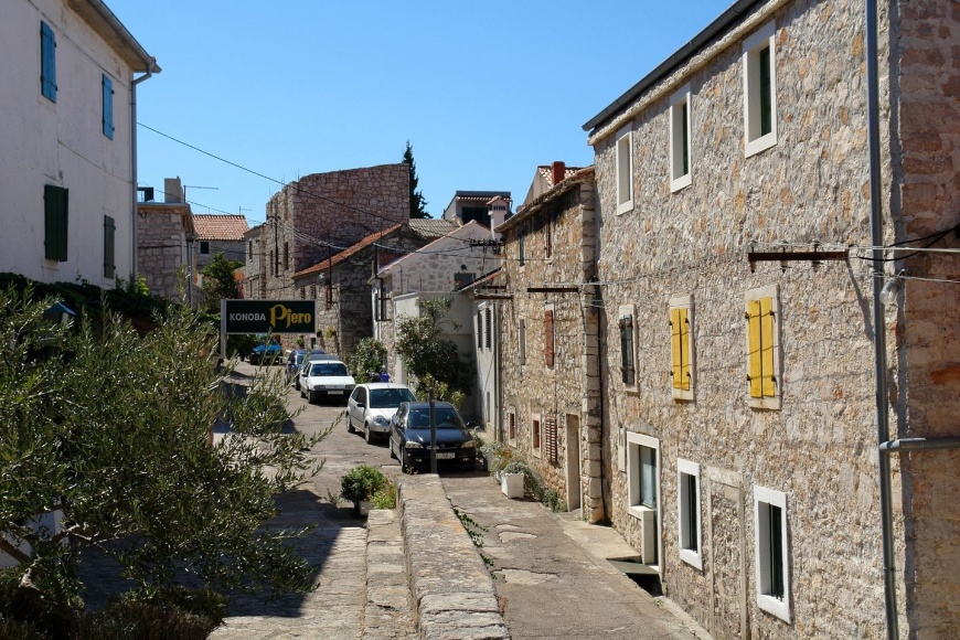 Stari grad - Selo - Murter