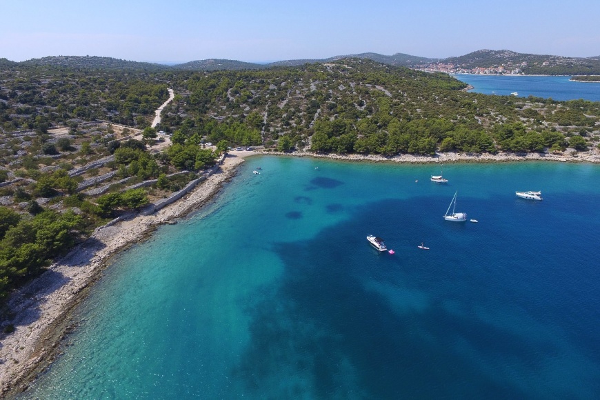 Plaža Gušćica i pogled na Jezera