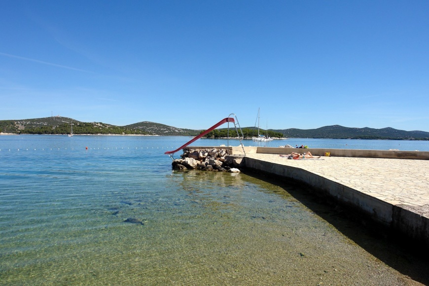 Tobogan na plaži Lučica